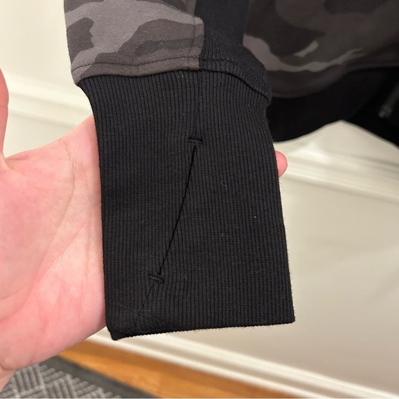 Athleta Triumph Printed Hoodie NWT Small Camouflage black gray sweatshirt - Picture 6 of 13